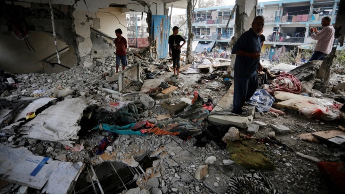 İsrail, Gazze'de Nuseyrat Mülteci Kampı'ndaki okulu vurdu! En az 39 kişi hayatını kaybetti